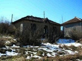 Property in bulgaria, House in Bulgaria, Bulgarian property, Bulgarian house, buy house in Bulgaria, Bulgarian house for sale, brick house, brick property, house for sale in Rousse, Bulgarian estate, Bulgaran brick house

