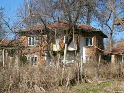 Property in bulgaria, House in Bulgaria, Bulgarian property, Bulgarian house, buy house in Bulgaria, Bulgarian house for sale, brick house, brick property, house for sale in Rousse, Bulgarian estate, Bulgaran brick house

