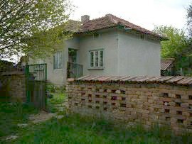 Property in bulgaria, House in Bulgaria, Bulgarian property, Bulgarian house, buy house in Bulgaria, Bulgarian house for sale, brick house, brick property, house for sale in Rousse, Bulgarian estate, Bulgaran brick house

