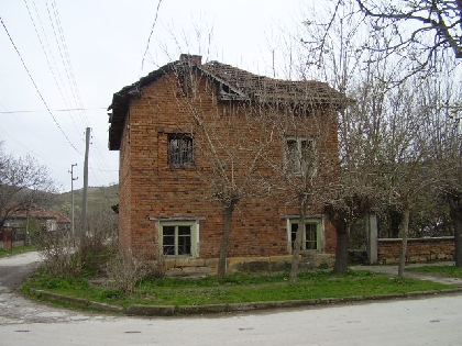 Good opportunity to have own house in peaceful  place in Pleven region