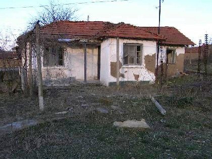 Old house needs repairing in Elhovo region