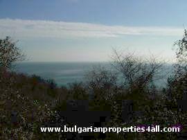This is a great 1220sqm piece of land, ideally located only about 50m from the coast! It is only 2km from one of the most famous and beautiful coastal resorts in Bulgaria ? Golden Sands. 