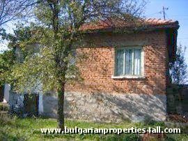 This lovely family house is located at the end of a big village,on a lovely quiet street with good tarmac road.The village is about 20km from the town of Elhovo and about 10km from the national boundary with Turkey